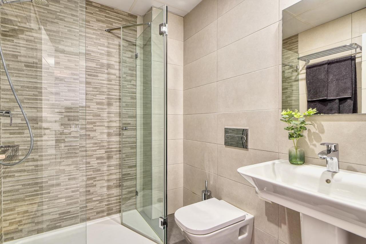 Ab Vialia Estacion Suitemalaga - Parking 外观 照片